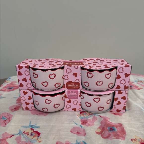the bake house Other - Special- The Bake House by CIRO Home Pink Heart Ceramic Ramekins 4 Bowls Set